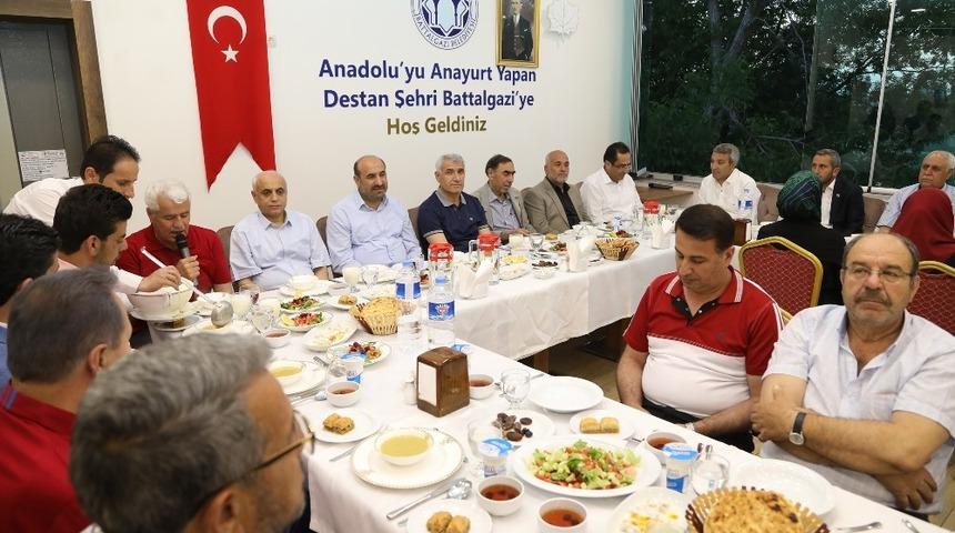 Başkan G&uuml;der partililerle iftarda bir araya geldi