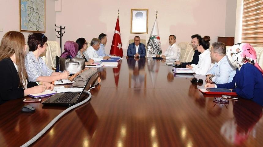 Manisa&rsquo;da &rsquo;K&uuml;t&uuml;phanesiz Okul Kalmasın&rsquo; projesi