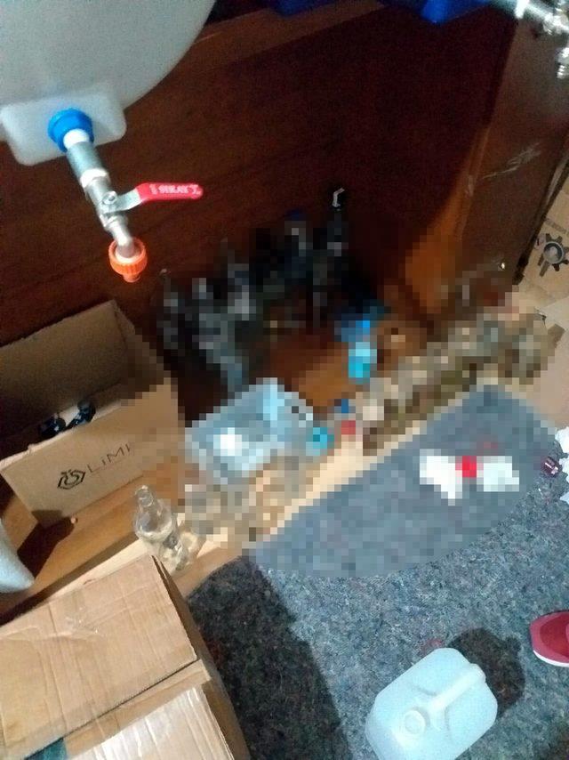 L&uuml;ks daireyi sahte i&ccedil;ki imalathanesine &ccedil;evirmişler 1