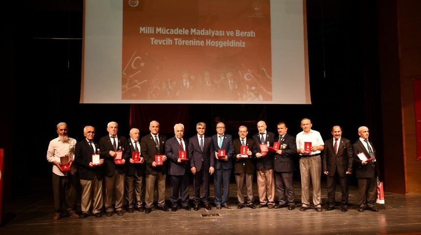 Kıbrıs gazilerine madalya ve berat tevcih t&ouml;reni d&uuml;zenlendi