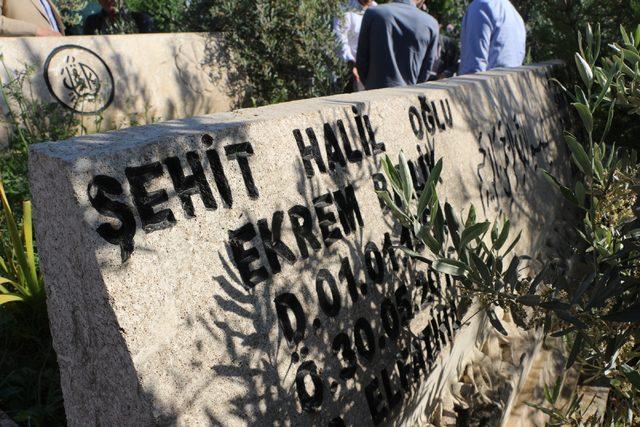PKK'lı teröristlerin saldırısında ölen 4 kişi mezarları başında anıldı