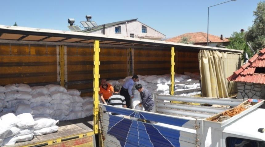 Besni&rsquo;de ihtiya&ccedil; sahibi ailelere yardım paketi dağıtılıyor