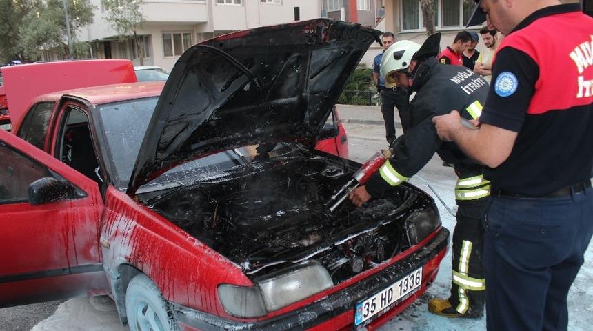 Hareket halindeki araç alev aldı, sürücü canını zor kurtardı