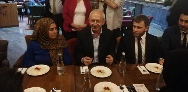 Kılıçdaroğlu, imam hatipliler ile iftar yaptı