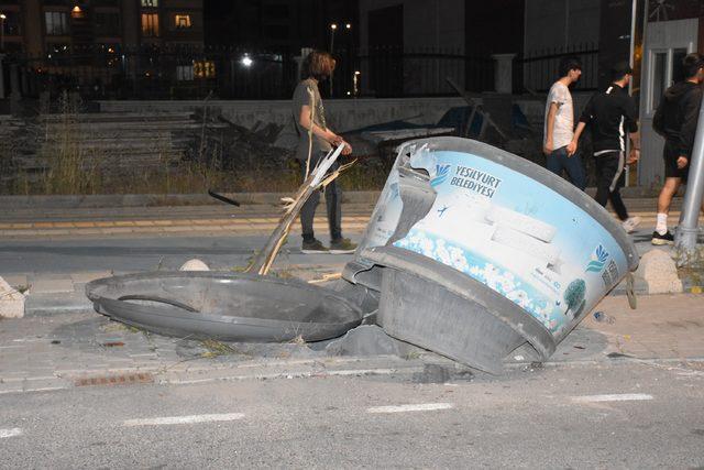 Malatya'da kamyonetle çarpışan otomobildeki 5 kişi yaralandı