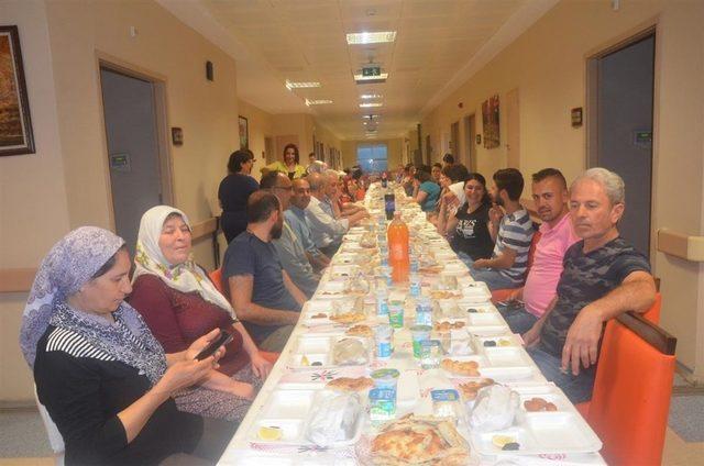 Nazilli Devlet Hastanesi Palyatif Servisi’nde iftar programı düzenlendi