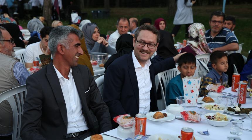 Başakşehir Belediyesi'nden mesire alanında 3 bin kişiye iftar