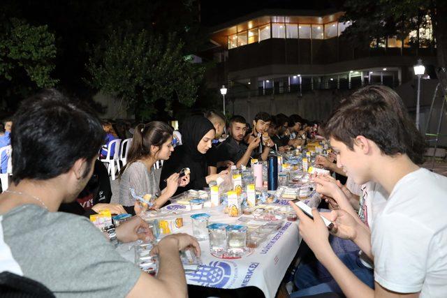 İBB’nin kütüphaneleri öğrenciler için bayram tatilinde de hizmette