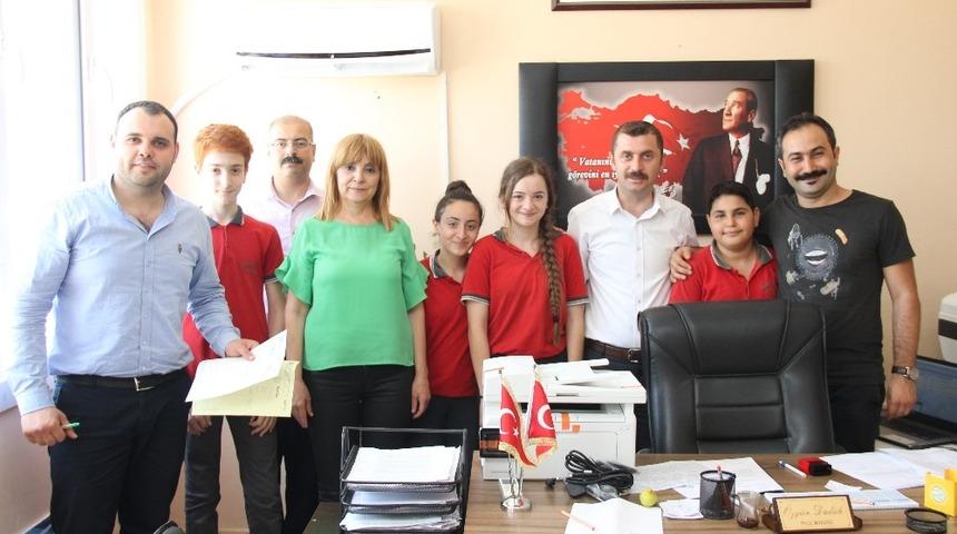 Atık yağ toplayan okullara bilgisayar ve fotokopi makinesi