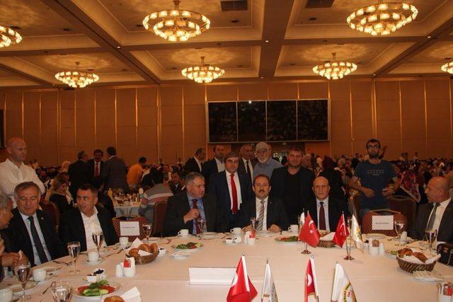 Bayburt Vakfı ile Bayburt Derneği’nden geleneksel iftar programı