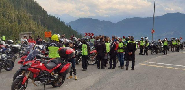 Motosiklet tutkunlarından festival tadında iftar