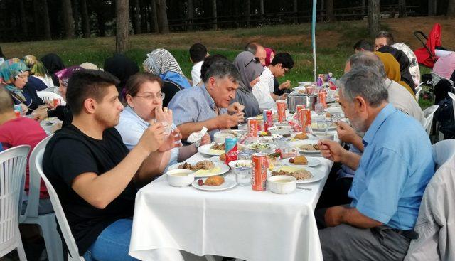 Şamlar Tabiat Parkı’nda 3 bin kişi iftarda buluştu