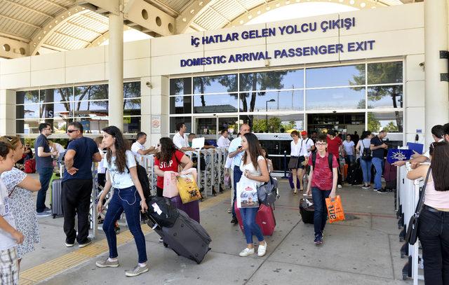 Bayramda Antalya nüfusu ikiye katlanıyor