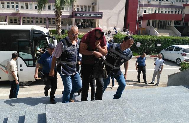Adana'da fuhuş şüphelisi 20 kişi adliyede