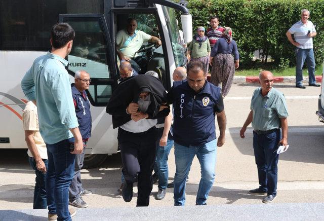 Adana'da fuhuş şüphelisi 20 kişi adliyede