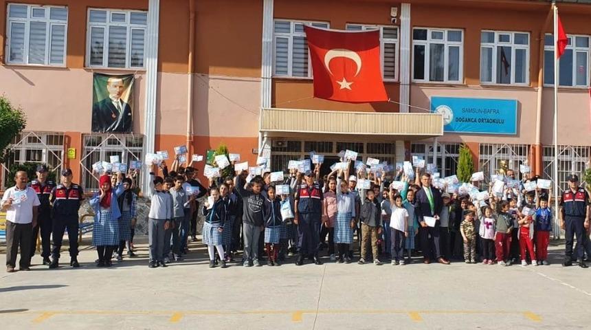 &Ouml;ğrencilere trafik karnesi