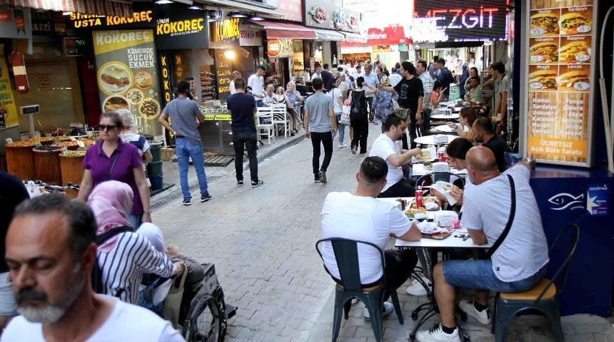 Karşıyaka&rsquo;da işgale &lsquo;kaldırım&rsquo; &ccedil;&ouml;z&uuml;m&uuml;