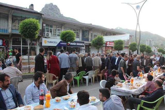 Şemdinli Belediyesinden iftar yemeği