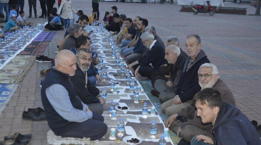 Tavşanlı&rsquo;da &rsquo;&Uuml;mmet İftarı&rsquo; programı