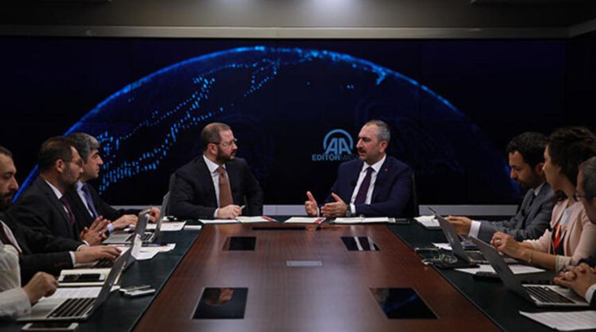 Adalet Bakanı’ndan 'etek boyu' tartışmasıyla ilgili yeni açıklama