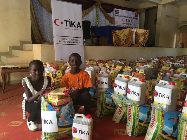 TİKA&rsquo;dan Gambiya&rsquo;da ihtiya&ccedil; sahiplerine Ramazan yardımı 2