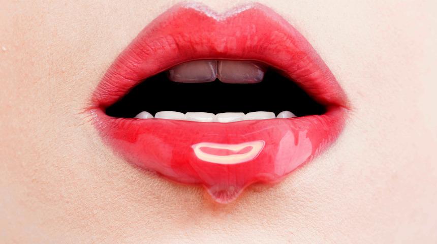 Dudak renklendirme en çok 30’lu yaşlarda tercih ediliyor