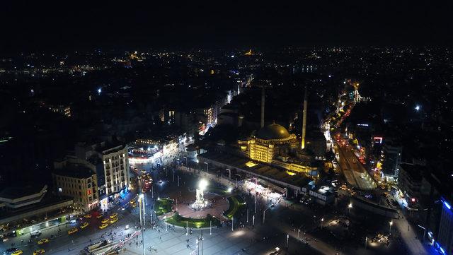 (Havadan fotoğraflarla) - Taksim Camii ışıklandırıldı