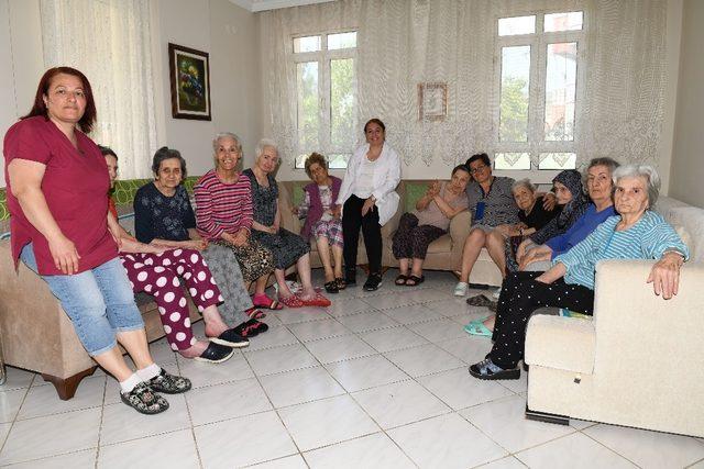 Yaşlılar bayram için güzelleşti 3