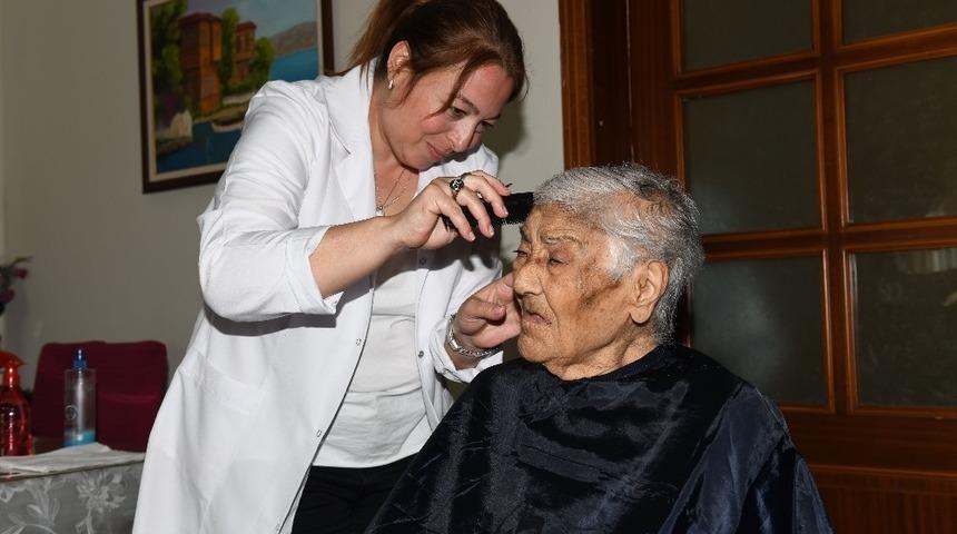 Yaşlılar bayram için güzelleşti