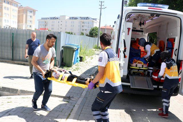 Evin penceresinden düşen kız çocuğu yaralandı