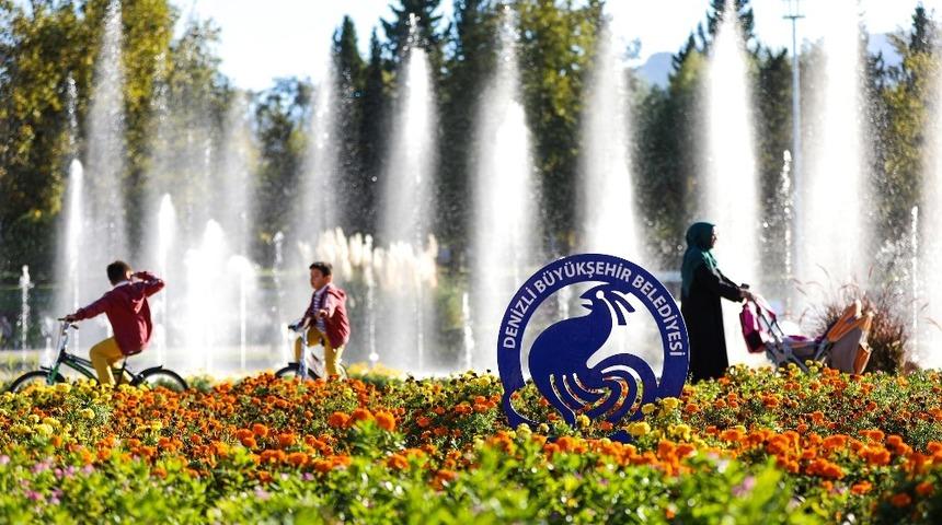 B&uuml;y&uuml;kşehir Denizli&rsquo;yi &ccedil;i&ccedil;eklerle donatıyor