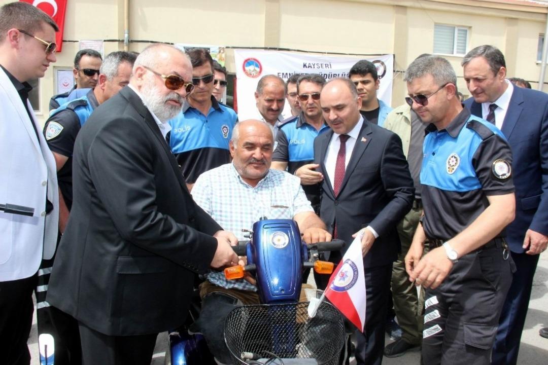 &rsquo;Emniyetle Engelsiz Yarınlar Projesi&rsquo;nde 125 engelli ara&ccedil; sevinci yaşadı