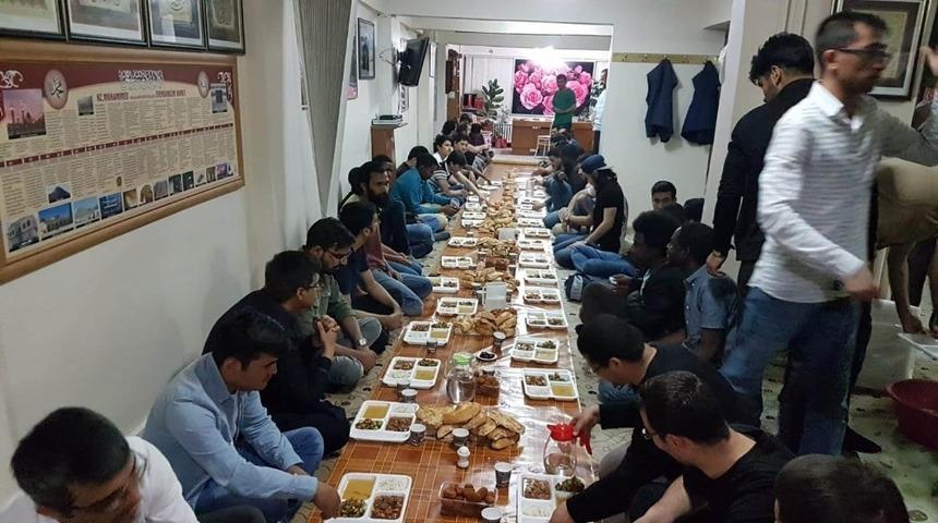 Uluslararası &ouml;ğrenciler iftarda buluştu