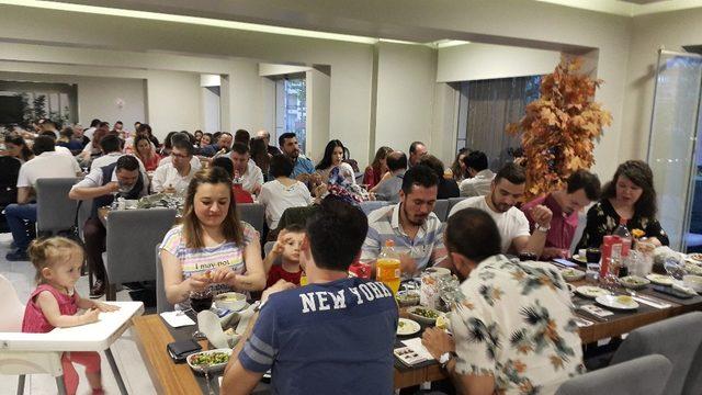 Eskişehir Eczane Teknisyenleri Derneği iftar programı
