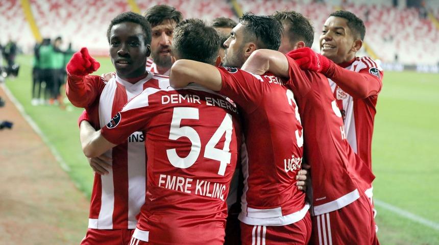 Sivasspor evinde daha başarılı