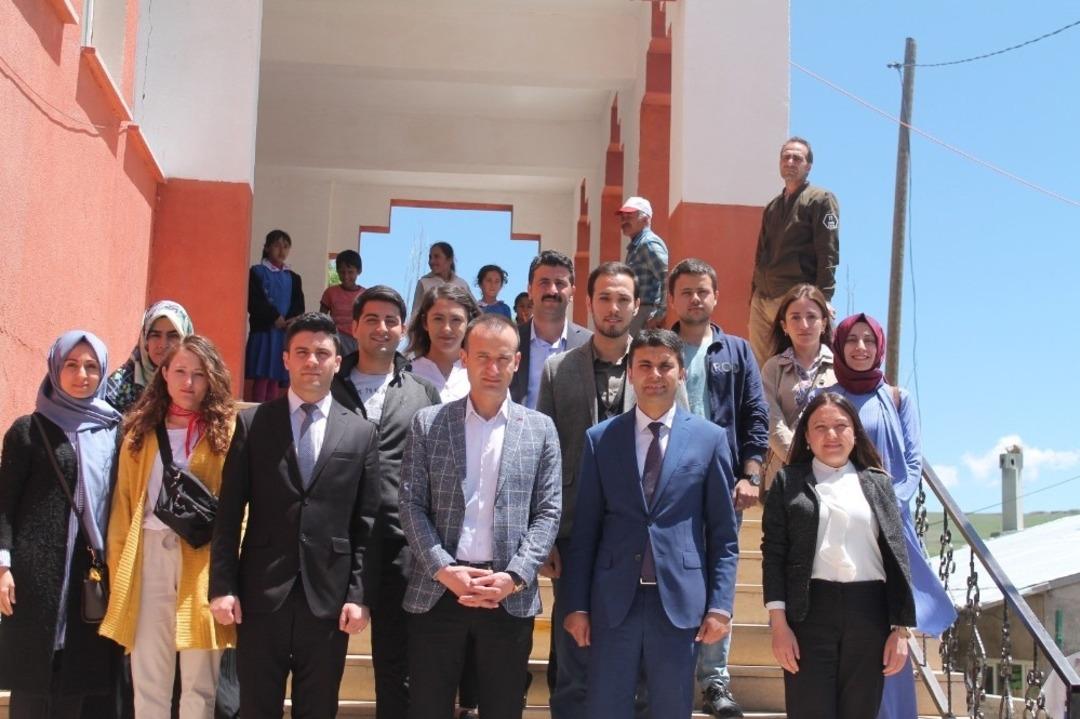 Ağrı&rsquo;da &ldquo;K&uuml;t&uuml;phane A&ccedil;ılışı ve Şiir Dinletisi&rdquo;