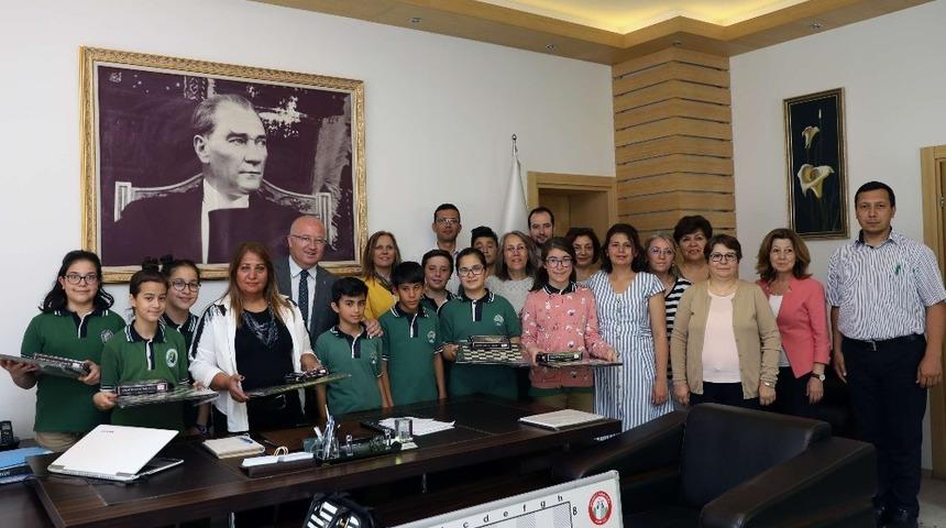 &Ccedil;evreye Duyarlı &Ouml;ğrenciler, &Ouml;d&uuml;llendirildi