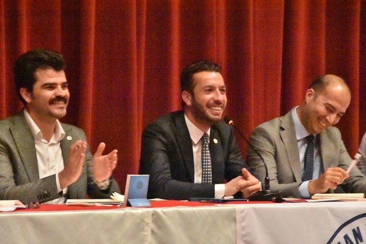 Başkan Aydar: "Hizmet gömleğini giydik" G1