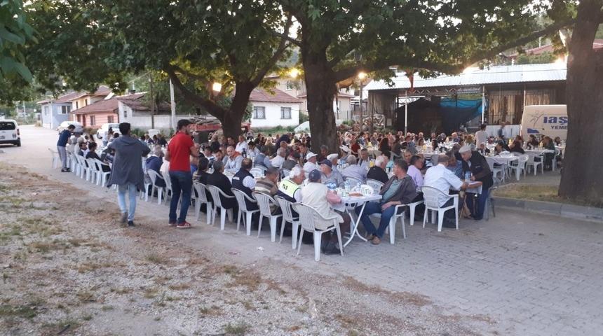 Demirk&ouml;yspor Kul&uuml;b&uuml; Derneği ilk iftarını d&uuml;zenledi