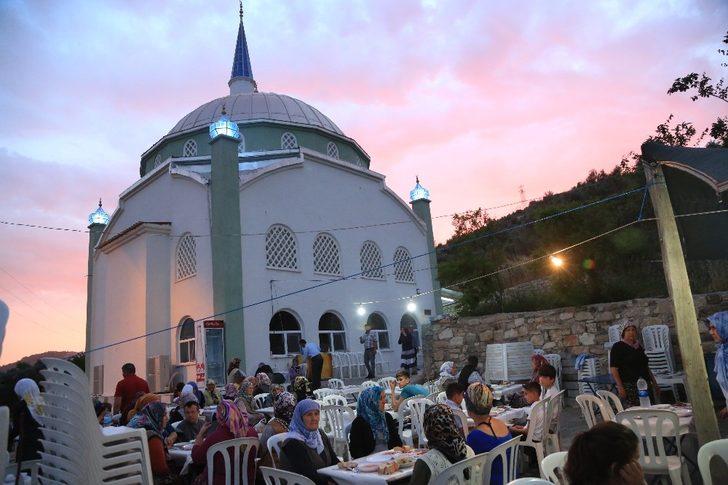 2 yıldır aynı sofrada oruç açıyorlar G1