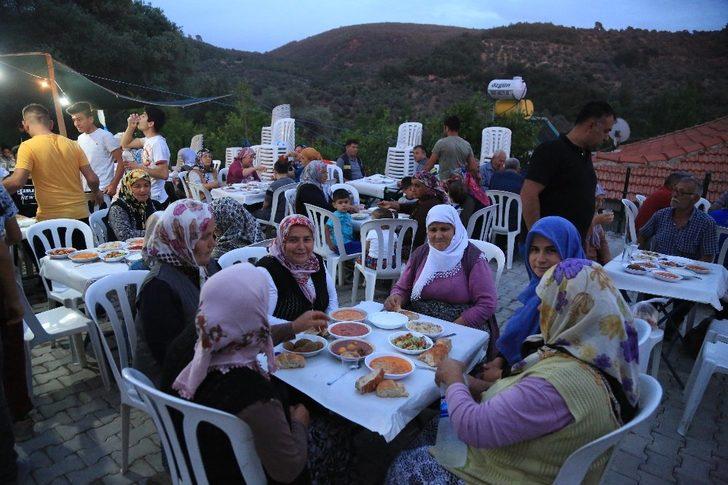 2 yıldır aynı sofrada oruç açıyorlar G2