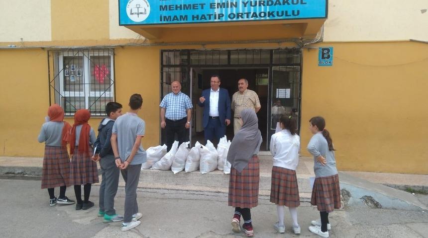 Bayram &ouml;ncesi yetimlere yardım projesi sevindirdi