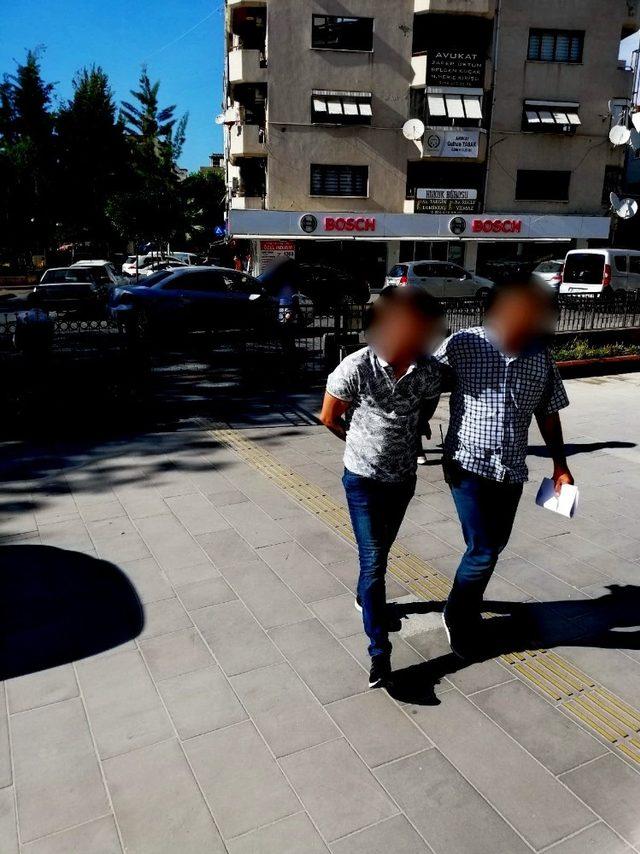 Başkalarının hesaplarından para çeken zanlı, Kuşadası’nda yakalandı