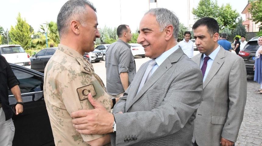 Albay Atasoy Rekt&ouml;r Turgut ile bir araya geldi