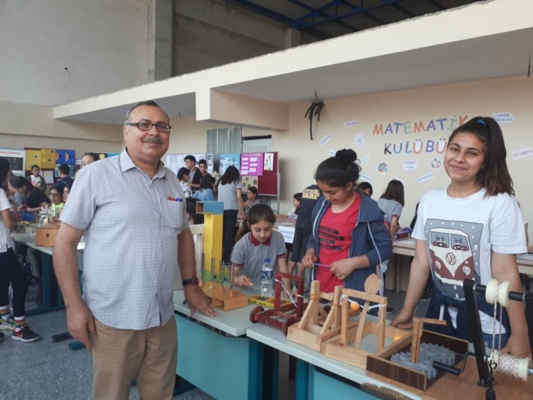 &Ouml;ğrencileri bilime doyurdular