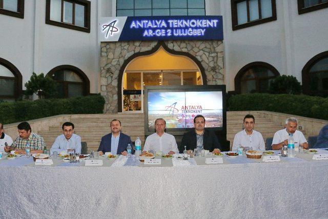 Antalya Teknokent firmaları iftarda buluştu