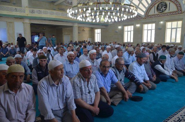 Selendi Merkez Yeni Cami ibadete açıldı