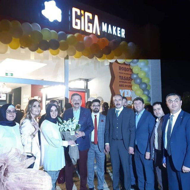 TOBB Başkanı Rıfat Hisarcıklıoğlu Yeni Nesil Gelişim Atölyesi “GİGA MAKER” ı ziyaret etti