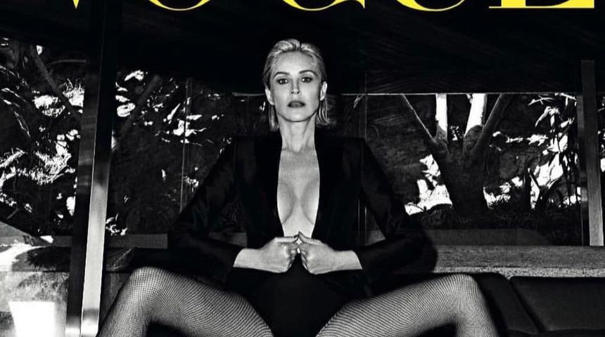 Sharon Stone üstsüz pozuyla gündem oldu! 61 yaşındaki yıldızın sırrı bakın ne?