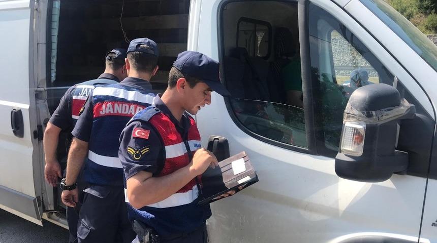 Jandarmadan su&ccedil;lulara ge&ccedil;it yok: 72 tutuklama